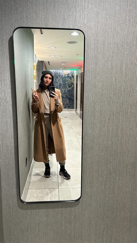 caroline modarressy tehrani instagram.